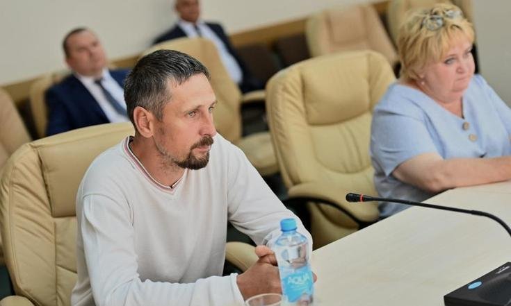 Калужская область, Обнинск, проспект Ленина, 129. Полномочный представитель Президента РФ в ЦФО провел прием граждан в Доме ученых. Фото: пресс-служба правительства Калужской области