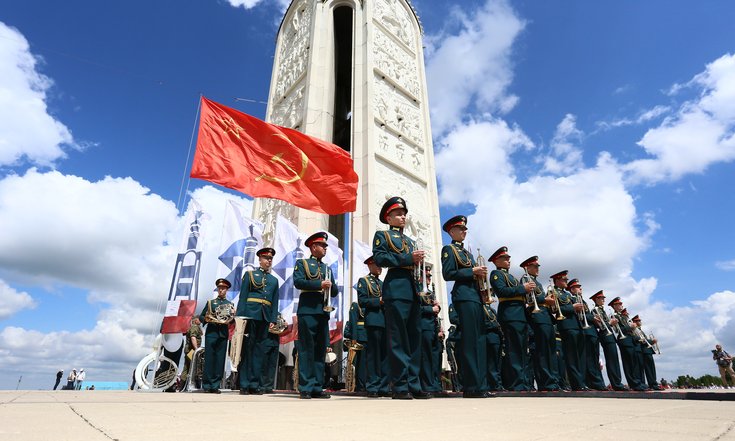 Белгородская область, Прохоровский район, поселок Прохоровка. Торжественный митинг, посвященный 79-й годовщине Прохоровского танкового сражения. Фото: пресс-служба правительства Белгородской области