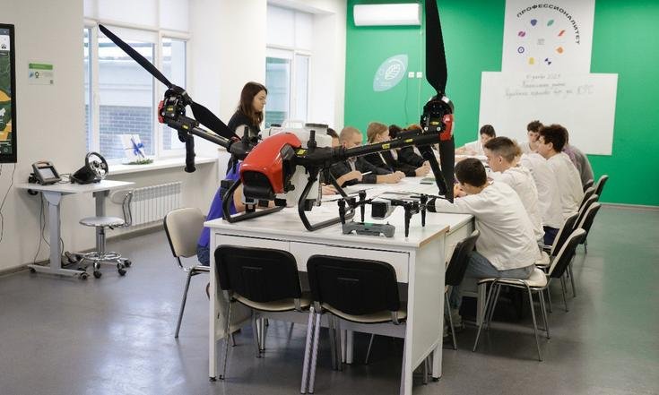 Белгородская область, город Короча, улица Интернациональная, 62. Посещение Корочанского сельскохозяйственного техникума. Фото: belregion.ru