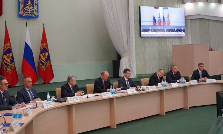 Брянск, проспект Ленина, дом 33. Выездное совещание Совета Безопасности РФ. Фото: пресс-служба правительства Брянской области bryanskobl.ru