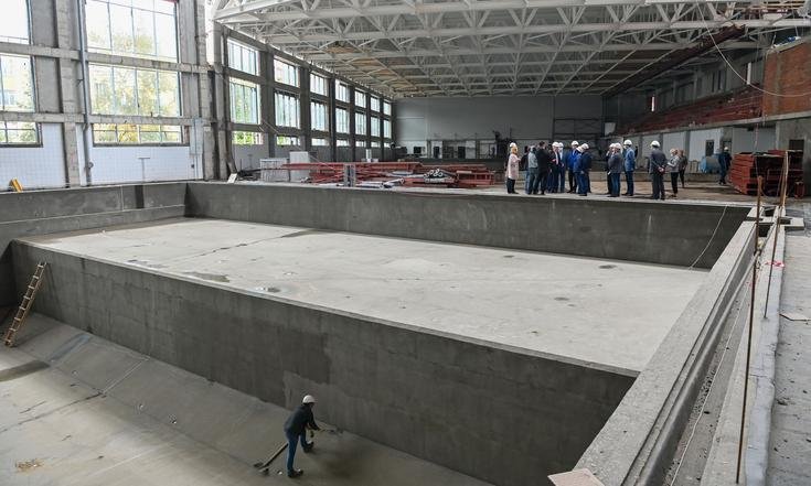 29 августа 2020 года. Калуга. Осмотр строящегося Дворца спорта. Фото: пресс-служба администрации Губернатора Калужской области
