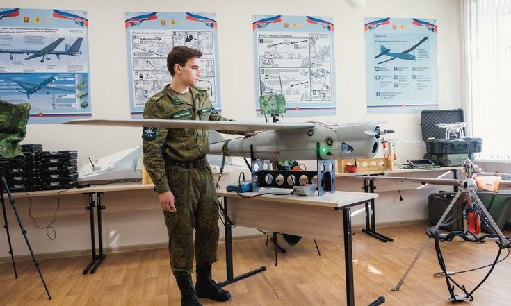 Липецк, улица Интернациональная, 5а. Посещение Военно-учебного центра Липецкого государственного технического университета. Фото: липецкаяобласть.рф