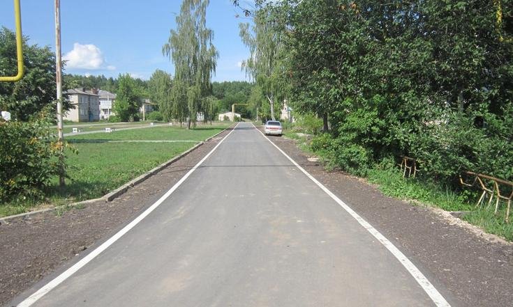 Ивановская область, Гаврилово-Посадский район, село Липовая Роща. Дорога вдоль домов № 9–11 по улице Юбилейной после ремонта (к информации о выполнении поручения по итогам личного приема граждан, проведенного А.Н.Мошковым 14 июля 2022 года)