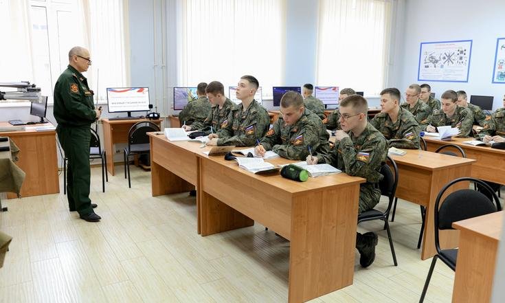 Смоленск, улица Пржевальского, 4. Посещение военного учебного центра имени М.А.Егорова на базе Смоленского государственного университета. Фото: admin-smolensk.ru