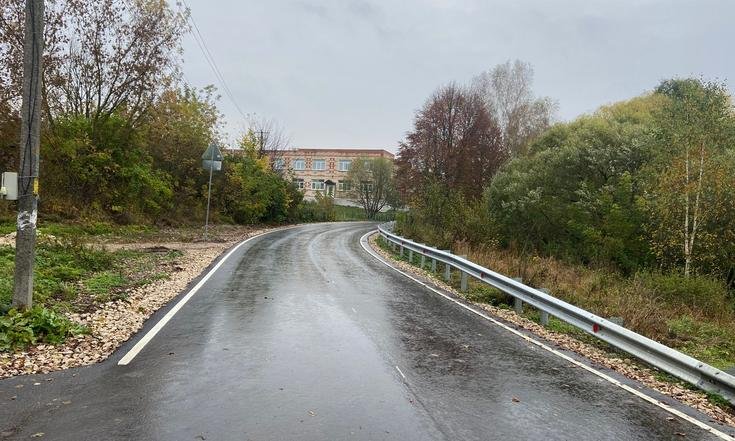 Тульская область, Дубенский район, село Лужное. Улица Чирикова после ремонта (к информации о выполнении поручения по итогам личного приема граждан, проведенного А.А.Шаклуновым 17 марта 2022 года)