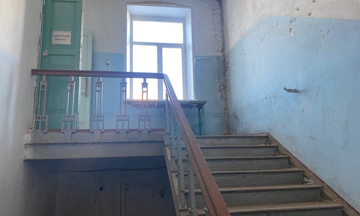 Ивановская область, город Родники, микрорайон Шагова, дом 1. Помещения Родниковской детской школы искусств на дату личного приема граждан, проведенного С.В.Нештенко 19.11.2021