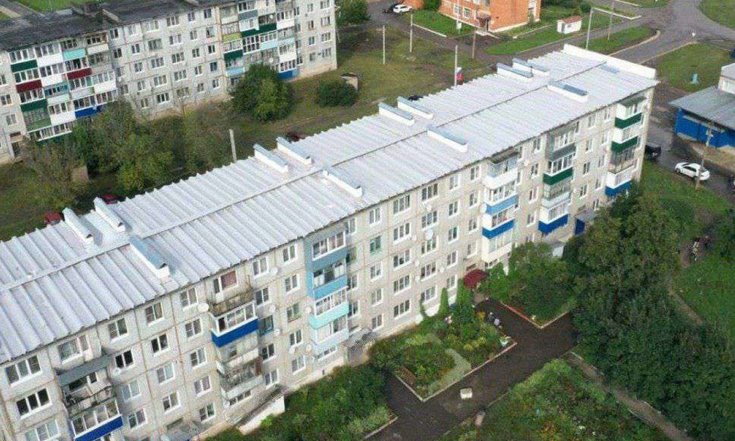 Тульская область, поселок Куркино, улица Парковая, 3. Кровля после ремонта (к информации о выполнении поручения по итогам личного приема граждан, проведенного С.В.Нештенко 22.09.2022)