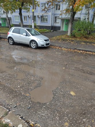 Рязань, улица Новаторов, дом 3. Состояние дороги на дату личного приема граждан, проведенного М.А.Бубеном 21.10.2021