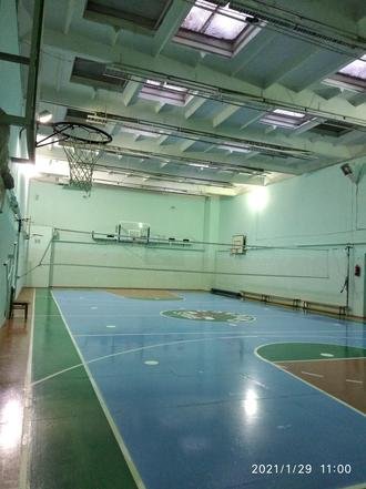 Ивановская область, Приволжск, Социалистическая улица, 4. Спортивный зал СОШ №1 до ремонта (к личному приему граждан, проводимому М.А.Бубеном 27 мая 2021 года)
