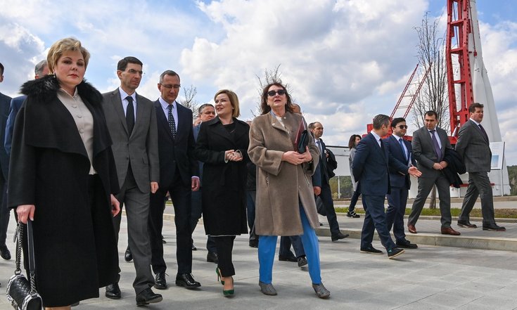 29 апреля 2021 года. Калуга. Осмотр экспозиции второй очереди Государственного музея истории космонавтики имени К.Э.Циолковского. Фото: пресс-служба Правительства Калужской области