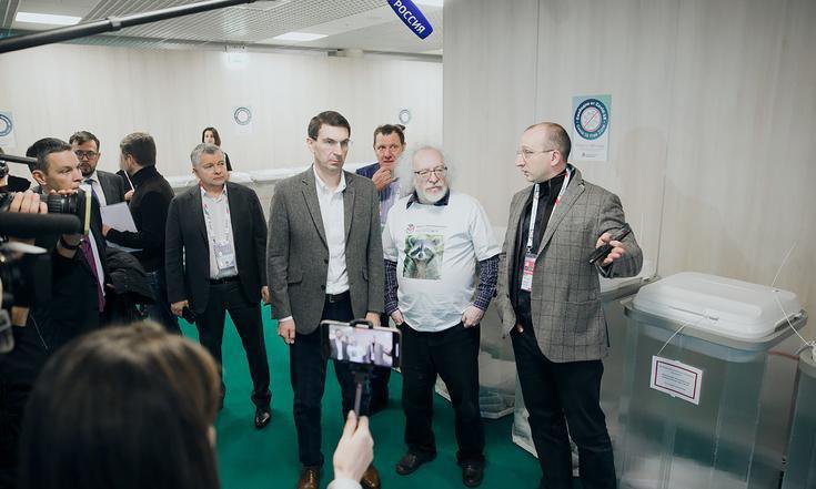 19 сентября 2021 года, Москва. Полномочный представитель Президента РФ в ЦФО Игорь Щёголев посетил общественный штаб по наблюдению за выборами.