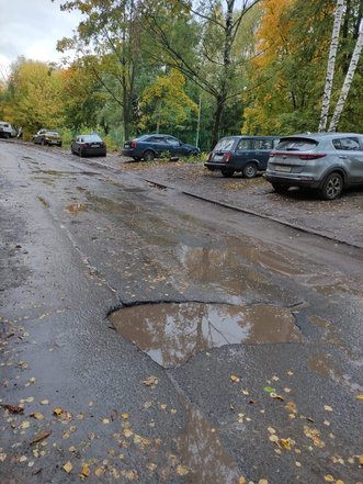 Рязань, улица Новаторов, дом 3. Состояние дороги на дату личного приема граждан, проведенного М.А.Бубеном 21.10.2021