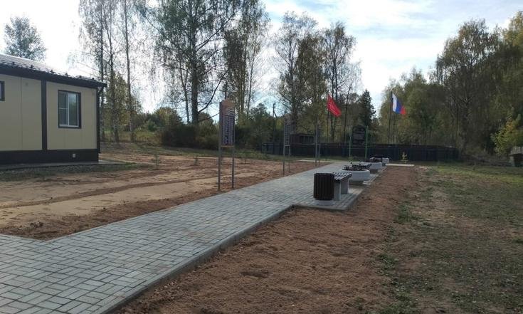 Ивановская область, Вичугский район, деревня Чертовищи. Аллея Славы после благоустройства (к информации о выполнении поручения по итогам личного приема граждан, проведенного С.В.Нештенко 19.09.2024)