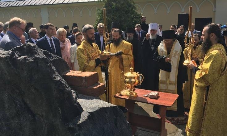 Калужская область, Козельский район. Церемония закладки памятника Ф.М.Достоевскому в Оптиной пустыни. Фото: пресс-служба Законодательного собрания Калужской области