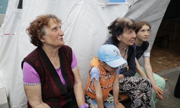 Белгородская область, с. Беломестное, ул. Западная, д. 11. В мобильном пункте временного размещения граждан, прибывших из ДНР, ЛНР и с территории Украины. Фото: официальный портал администрации Белгородской области