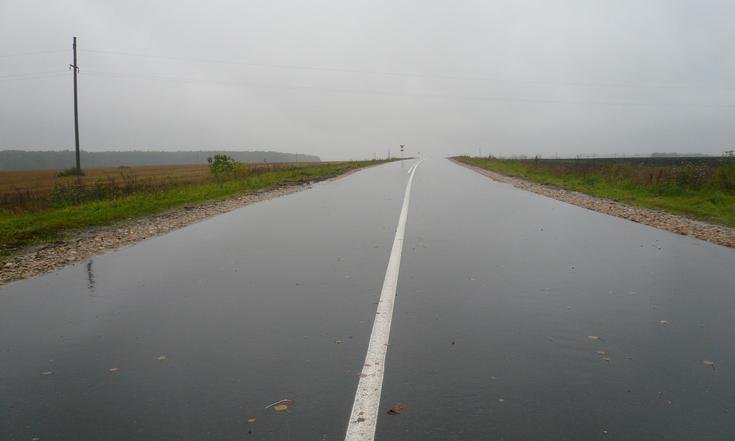 Тульская область, Тёпло-Огарёвский район, село Большое Огарёво. Подъездная дорога к селу после ремонта (к информации о выполнении поручения по итогам личного приема граждан, проведенного А.А.Шаклуновым 19 августа 2021 года)
