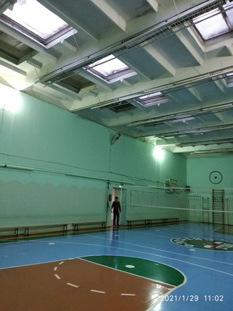 Ивановская область, Приволжск, Социалистическая улица, 4. Спортивный зал СОШ №1 до ремонта (к личному приему граждан, проводимому М.А.Бубеном 27 мая 2021 года)