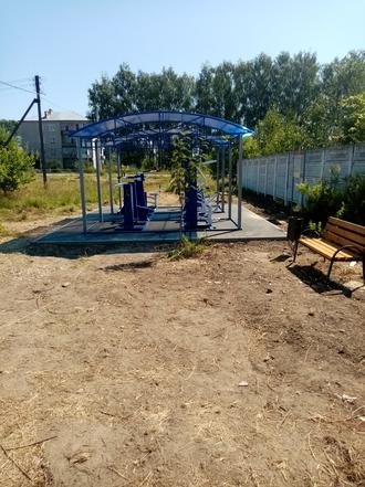 Ивановская область, Ивановский район, Куликовское сельское поселение. Спортивная площадка с тренажерами в районе дома №61 в деревне Куликово (к информации о выполнении поручения по итогам личного приема граждан, проведенного А.Н.Мошковым 8 июля 2021 года)