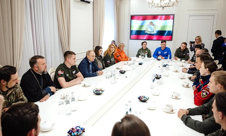 21 мая 2025 года. Курская область. Встреча Владимира Путина с представителями добровольческих организаций. Фото: пресс-служба Президента РФ