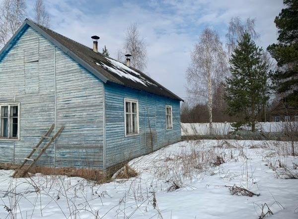 Тверская область, деревня Глазки. Состояние здания ФАП на дату личного приема граждан, проведенного М.А.Бубеным 16.03.2023