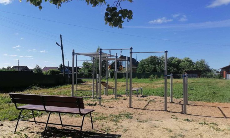Ивановская область, Парское сельское поселение Родниковского муниципального района, село Парское, улица Спортивная, дом 2. Обустроенная спортивная площадка напротив жилого дома (к информации о выполнении поручения по итогам личного приема граждан, проведенного А.В.Анисимовым 28.04.2022)