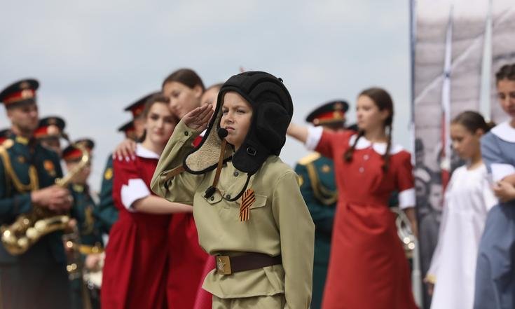 Белгородская область, Прохоровский район, поселок Прохоровка. Торжественный митинг, посвященный 79-й годовщине Прохоровского танкового сражения. Фото: пресс-служба правительства Белгородской области
