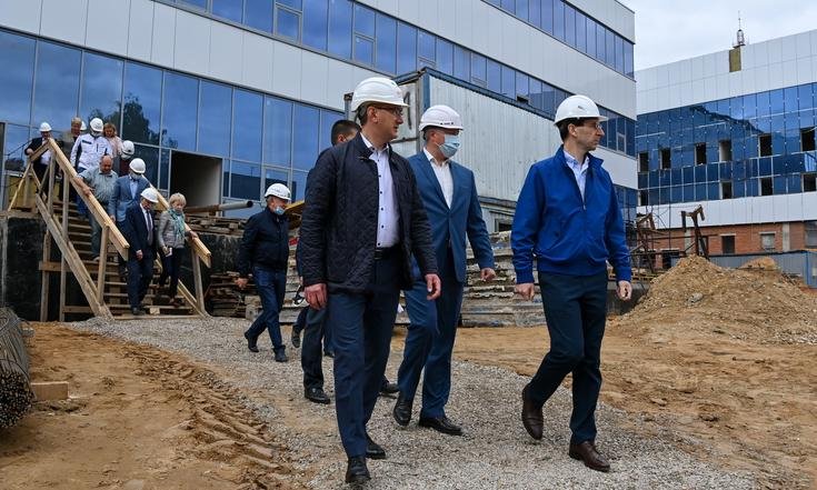 29 августа 2020 года. Калуга. Осмотр строящегося Дворца спорта. Фото: пресс-служба администрации Губернатора Калужской области