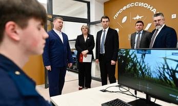 Тамбов, улица Советская, 193. Посещение Колледжа техники и технологии наземного транспорта им. М.С.Солнцева. Фото: П.Васильев