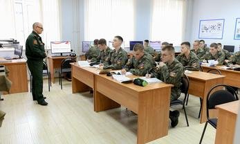 Смоленск, улица Пржевальского, 4. Посещение военного учебного центра имени М.А.Егорова на базе Смоленского государственного университета. Фото: admin-smolensk.ru