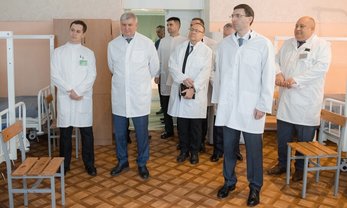 Воронеж, улица Краснознамённая, дом 106. Посещение военного госпиталя Минобороны России. Фото: пресс-служба правительства Воронежской области govvrn.ru