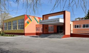 Брянская область, Брянск, улица Костычева, 57. Школа № 60 после капитального ремонта. Фото: официальный сайт правительства Брянской области bryanskobl.ru