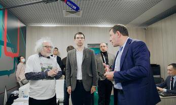 19 сентября 2021 года, Москва. Полномочный представитель Президента РФ в ЦФО Игорь Щёголев посетил общественный штаб по наблюдению за выборами.
