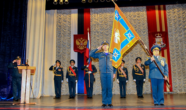 Смоленские спасатели обрели знамя