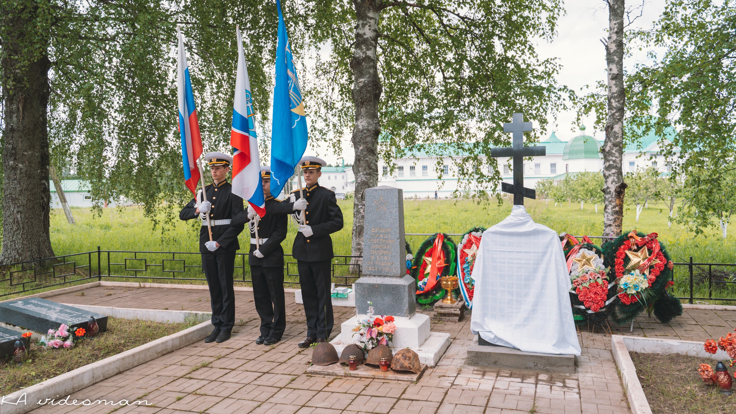 Ленинградская область, Лодейнопольский район, деревня Старая Слобода. Открытие памятного знака воинским частям и соединениям, сражавшимся на правом берегу реки Свирь. Фото: Александр Костин/ телеканал «СвирьИнфо»