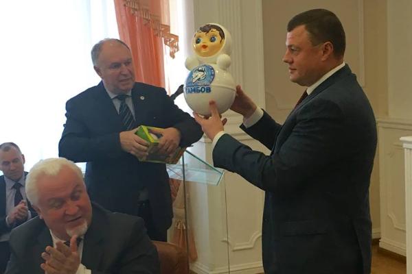 Неваляшки с логотипом "Новогодней столицы России" изготовлены в Котовске