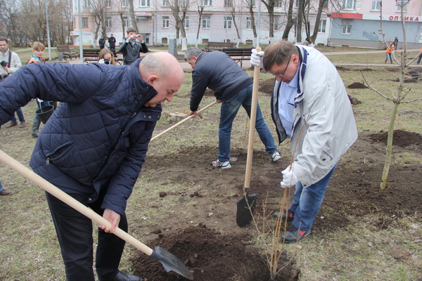 Руководители региона и г. Иваново приняли участие в общеобластном субботнике