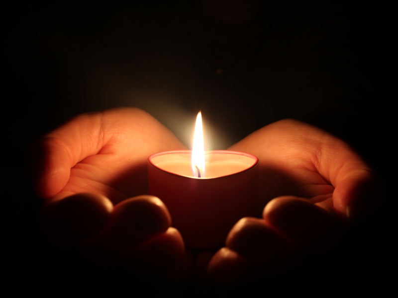 Александр Беглов выразил соболезнования семьям погибших в Карелии детей