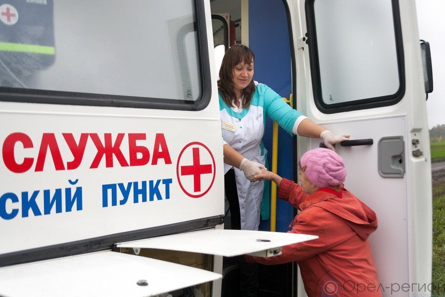 Новый передвижной фельдшерско-акушерский пункт совершил первый выезд к жителям орловской деревни