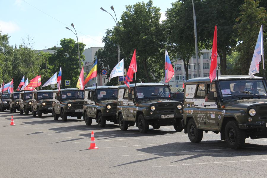 В Орел приехали участники военно-патриотического автопробега «Дорогами победителей. Связь поколений»