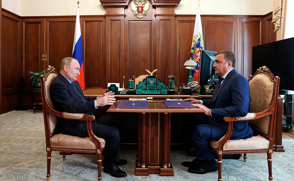 Москва, Кремль. Встреча с губернатором Тульской области Алексеем Дюминым. Фото: kremlin.ru