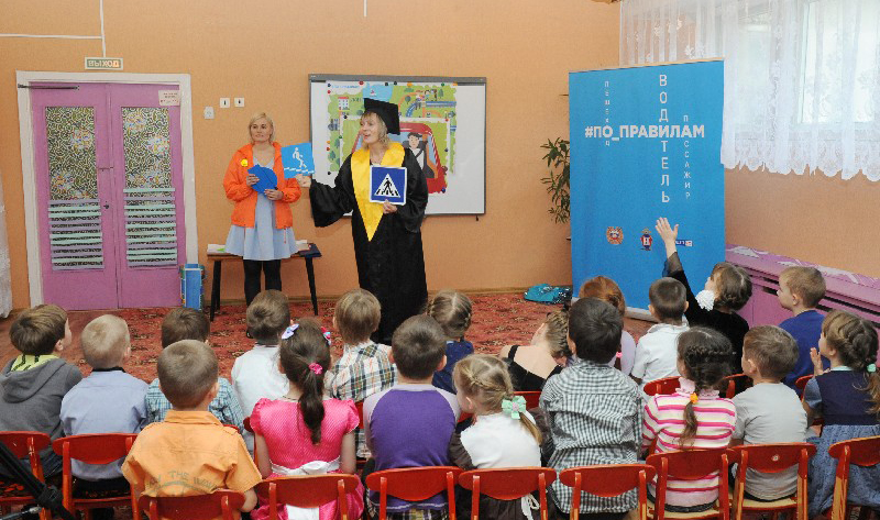 Юных смолян обучают безопасности дорожного движения