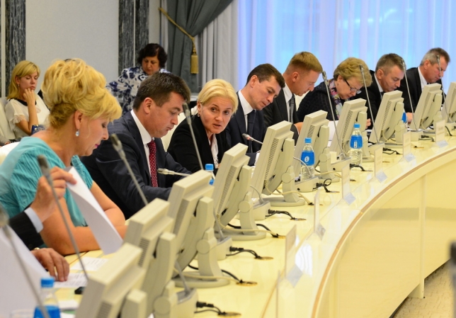 Губернатор обсудил в Правительстве РФ демографические проблемы региона