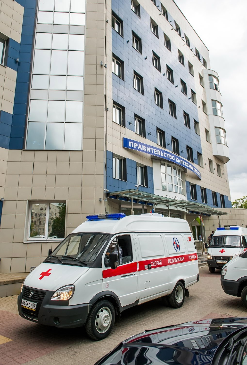 Десять новых автомобилей пополнили автопарк службы калужской «Скорой помощи»