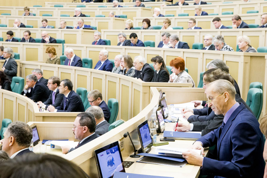 Губернатор Орловской области Вадим Потомский принял участие в парламентских слушаниях в Совете Федерации
