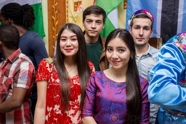 Жижиг-галнаш, чапати и рагу из крокодила: в Орле прошёл кулинарный фестиваль народов мира