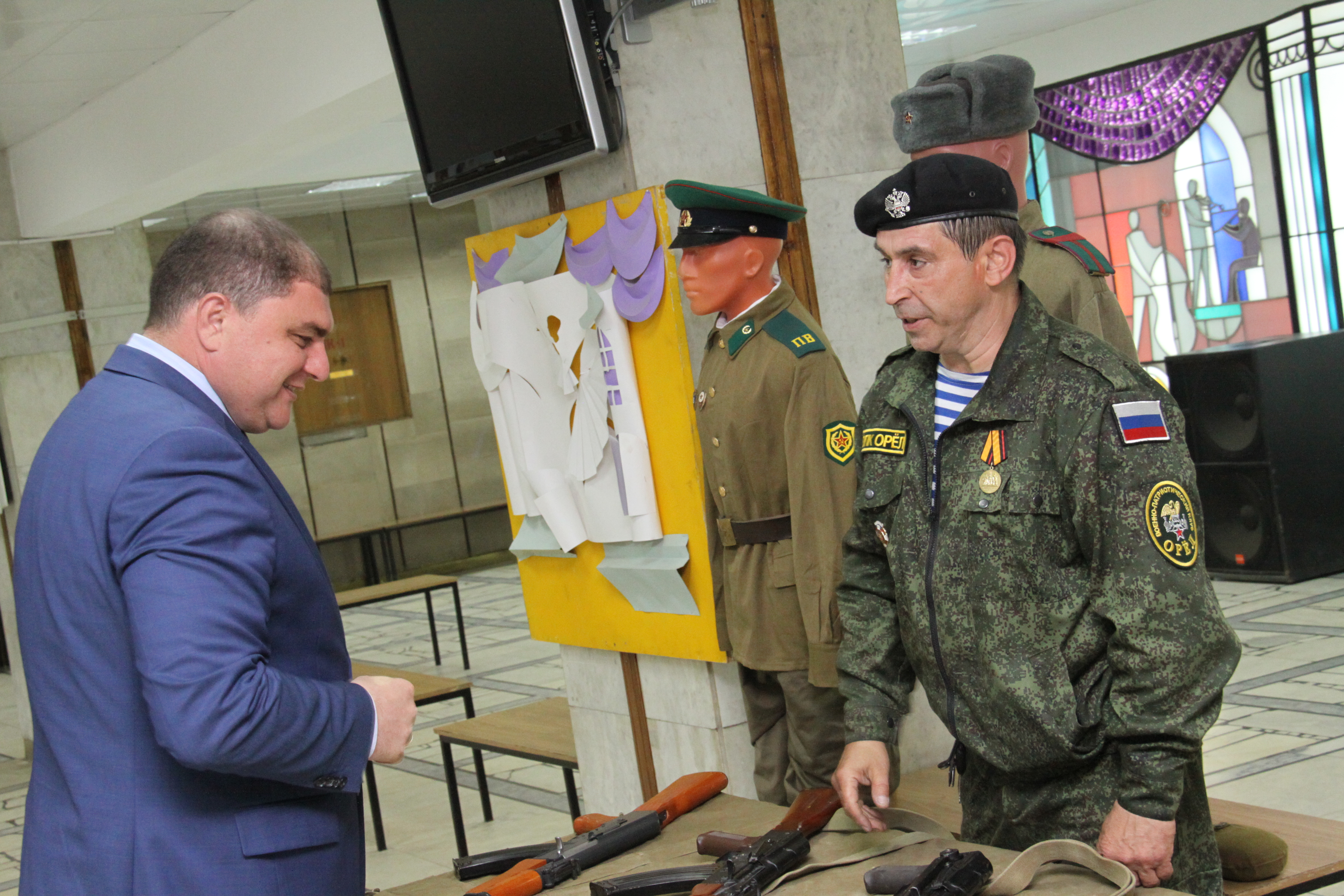 Врио губернатора Вадим Потомский поздравил орловских пограничников с профессиональным праздником