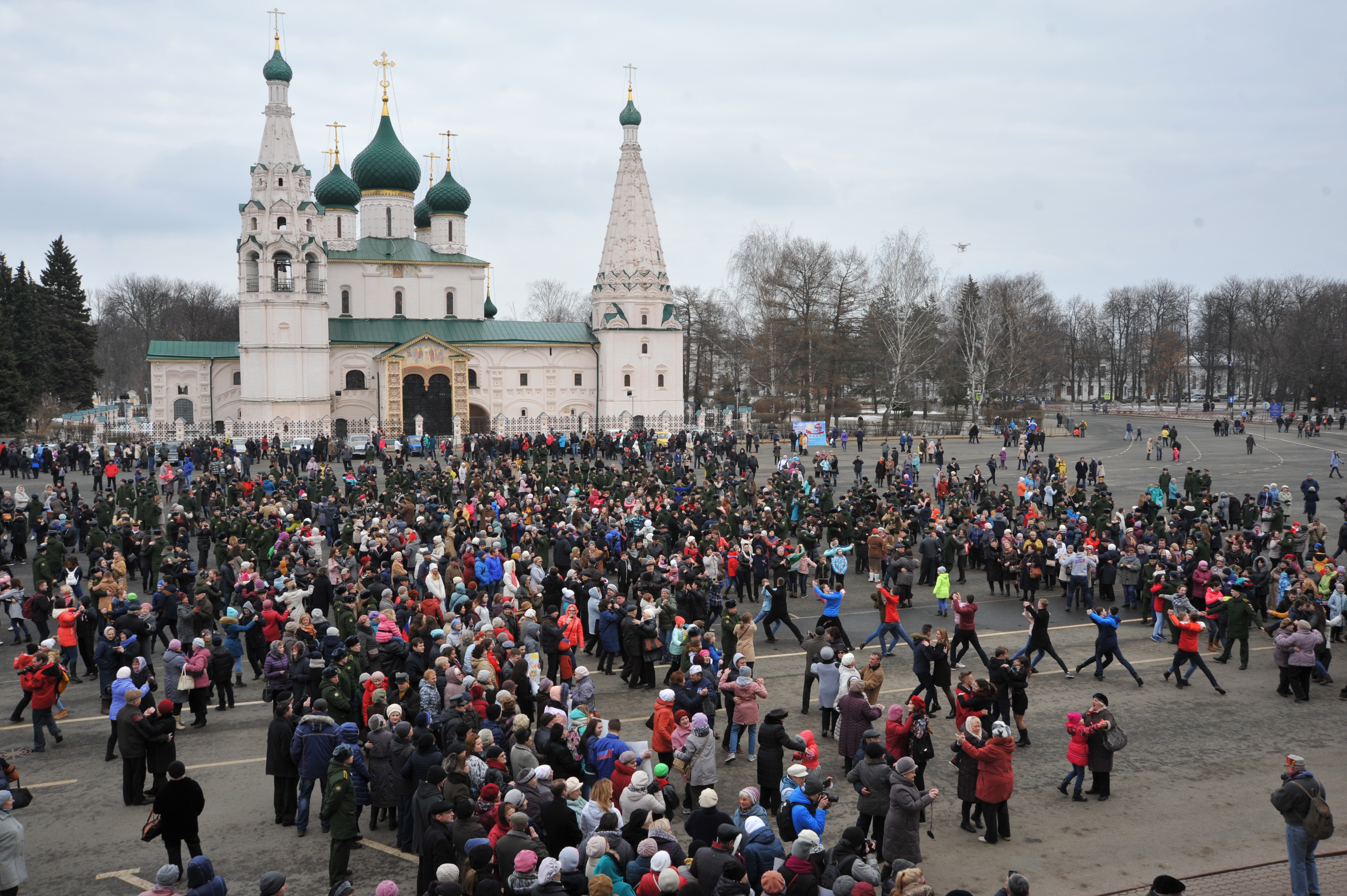 Третью годовщину воссоединения Крыма с Россией Ярославль отметил под «Севастопольский вальс»