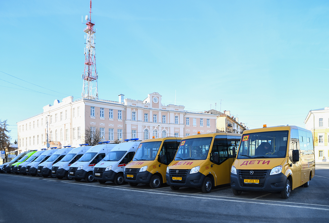 Тверская область. Муниципалитеты и многодетные семьи получили автомобили. Фото: официальный сайт правительства Тверской области тверскаяобласть.рф