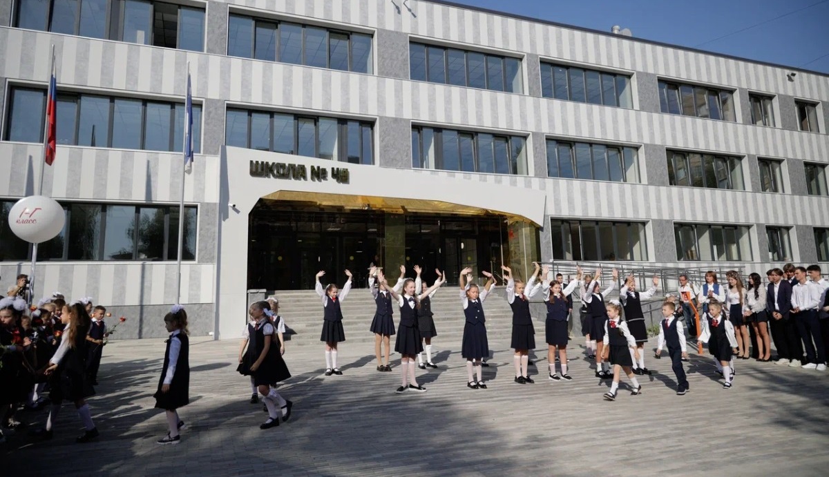 Белгород, улица Конева, 11. Школа № 49 после капитального ремонта. Фото: belregion.ru