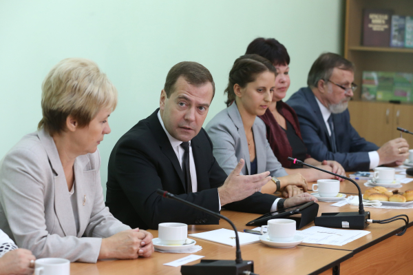 Председатель Правительства РФ Дмитрий Медведев посетил ряд образовательный учреждений Владимирской области